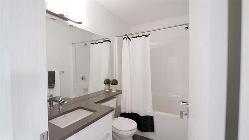 80 Cornerstone Heights, Winnipeg, MB - Indoor Photo Showing Bathroom