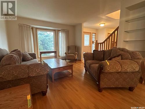 60 Sunset Drive S, Yorkton, SK - Indoor Photo Showing Living Room