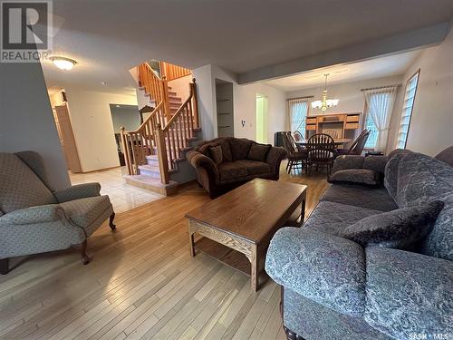 60 Sunset Drive S, Yorkton, SK - Indoor Photo Showing Living Room