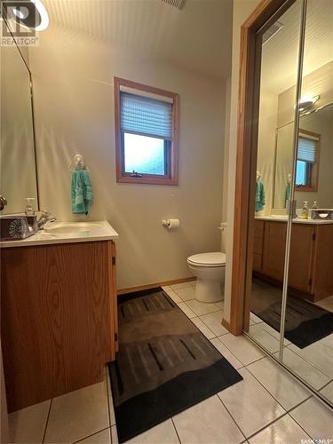 60 Sunset Drive S, Yorkton, SK - Indoor Photo Showing Bathroom