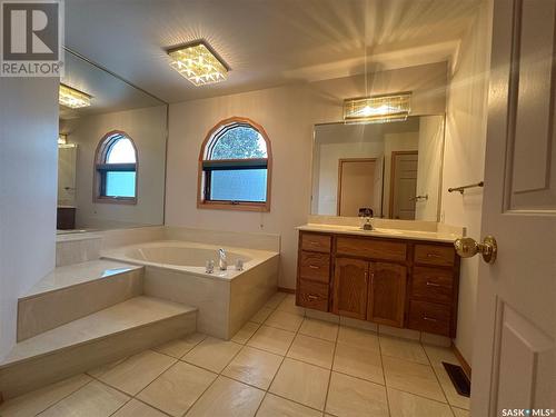 60 Sunset Drive S, Yorkton, SK - Indoor Photo Showing Bathroom