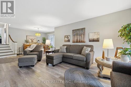 93 Willowridge Road, Toronto, ON - Indoor Photo Showing Living Room