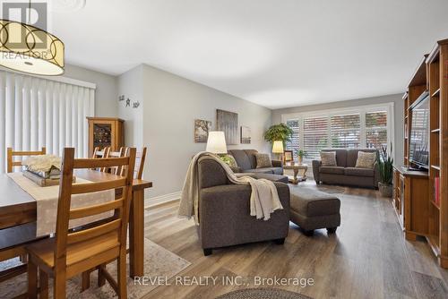 93 Willowridge Road, Toronto, ON - Indoor Photo Showing Living Room