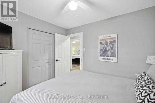 93 Willowridge Road, Toronto, ON - Indoor Photo Showing Bedroom