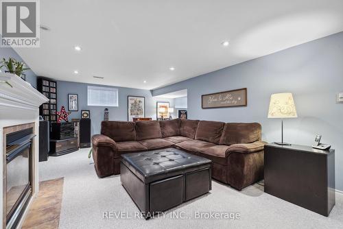 93 Willowridge Road, Toronto, ON - Indoor Photo Showing Living Room