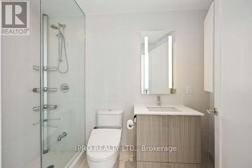 4218 - 585 Bloor Street E, Toronto, ON - Indoor Photo Showing Bathroom