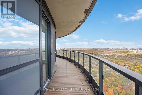 4218 - 585 Bloor Street E, Toronto, ON - Outdoor With Balcony With View With Exterior