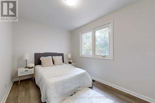 330 Neal Drive, Richmond Hill, ON - Indoor Photo Showing Bedroom