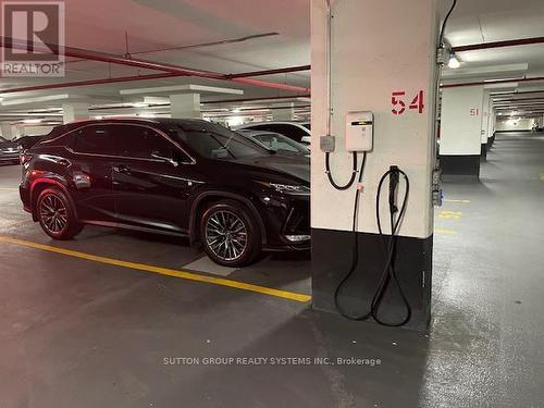 626 - 7900 Bathurst Street, Vaughan, ON - Indoor Photo Showing Garage