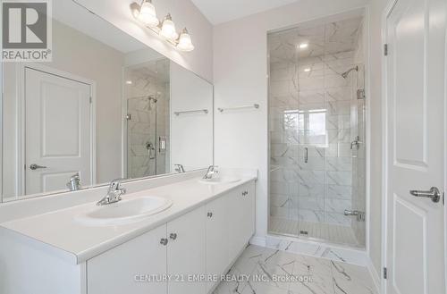 1408 Oakmont Common, Burlington, ON - Indoor Photo Showing Bathroom