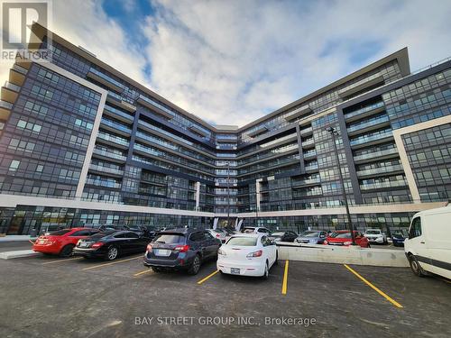 521 - 395 Dundas Street W, Oakville, ON - Outdoor