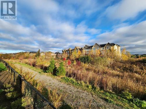 521 - 395 Dundas Street W, Oakville, ON - Outdoor With View