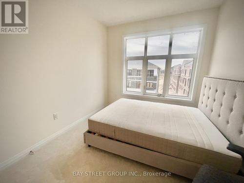 44 Seine Lane, Richmond Hill, ON - Indoor Photo Showing Bedroom