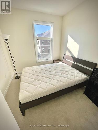 44 Seine Lane, Richmond Hill, ON - Indoor Photo Showing Bedroom