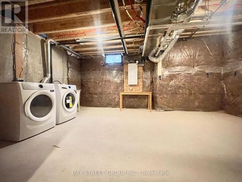 44 Seine Lane, Richmond Hill, ON - Indoor Photo Showing Laundry Room