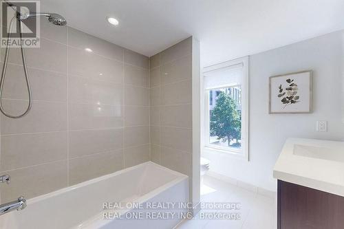 Th 49 - 115 Harrison Garden Boulevard, Toronto, ON - Indoor Photo Showing Bathroom