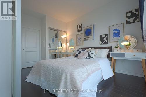 3213 - 386 Yonge Street, Toronto, ON - Indoor Photo Showing Bedroom