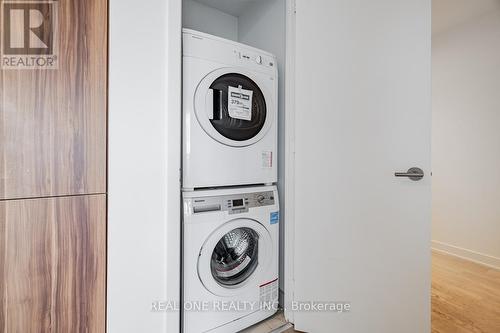 2907 - 185 Roehampton Avenue, Toronto, ON - Indoor Photo Showing Laundry Room