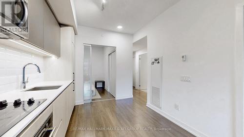 431 - 150 Logan Avenue, Toronto, ON - Indoor Photo Showing Kitchen With Upgraded Kitchen