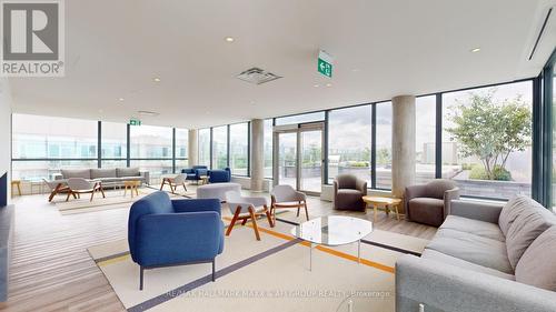 431 - 150 Logan Avenue, Toronto, ON - Indoor Photo Showing Living Room