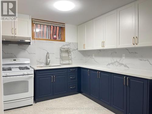 Low&Mai - 353 Darlington Court, Hamilton, ON - Indoor Photo Showing Kitchen