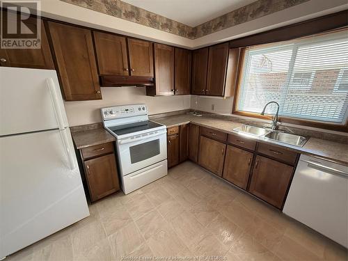 42 Bruce, Leamington, ON - Indoor Photo Showing Kitchen With Double Sink