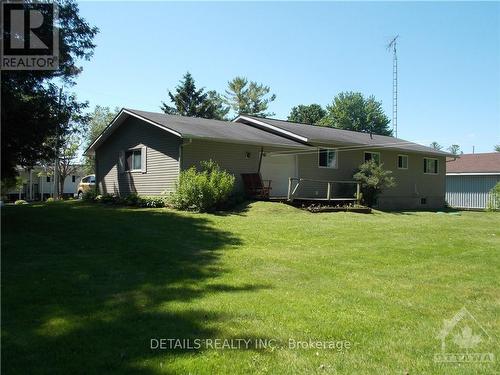 10617 Maple Street, North Dundas, ON - Outdoor With Deck Patio Veranda