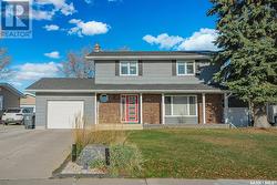 222 Churchill DRIVE  Saskatoon, SK S7K 3Y7