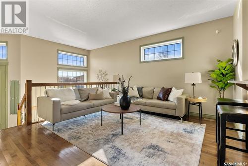 1902 Laurier Crescent E, Regina, SK - Indoor Photo Showing Living Room