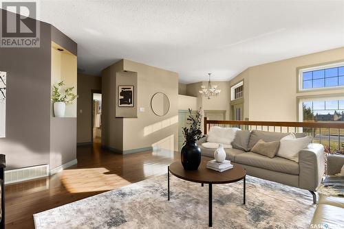 1902 Laurier Crescent E, Regina, SK - Indoor Photo Showing Living Room