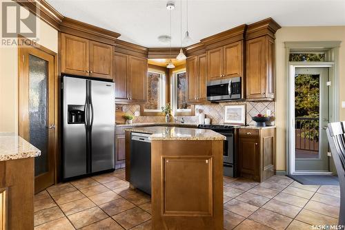 1902 Laurier Crescent E, Regina, SK - Indoor Photo Showing Kitchen