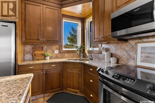 1902 Laurier Crescent E, Regina, SK - Indoor Photo Showing Kitchen