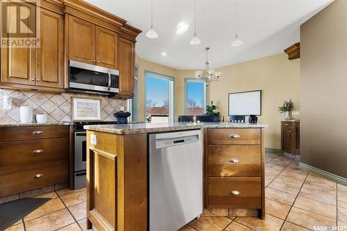 1902 Laurier Crescent E, Regina, SK - Indoor Photo Showing Kitchen