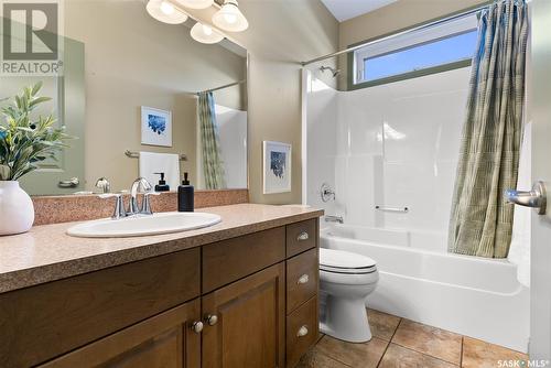 1902 Laurier Crescent E, Regina, SK - Indoor Photo Showing Bathroom