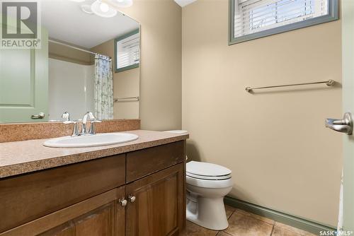 1902 Laurier Crescent E, Regina, SK - Indoor Photo Showing Bathroom