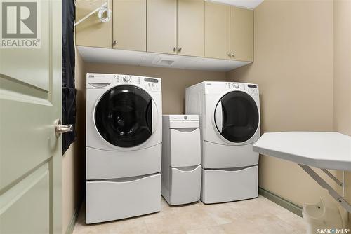 1902 Laurier Crescent E, Regina, SK - Indoor Photo Showing Laundry Room