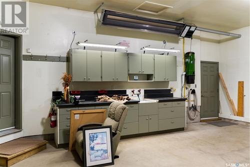 1902 Laurier Crescent E, Regina, SK - Indoor Photo Showing Garage