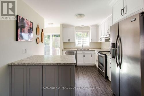 11 Beech Boulevard, Tillsonburg, ON - Indoor Photo Showing Kitchen