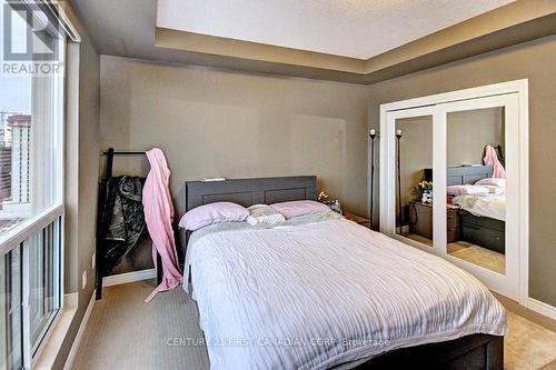 2008 - 330 Ridout Street N, London, ON - Indoor Photo Showing Bedroom