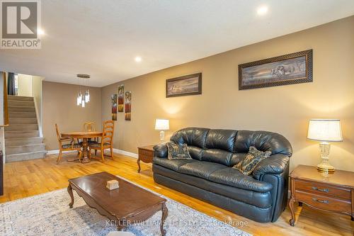 1802 Attawandaron Road, London, ON - Indoor Photo Showing Living Room