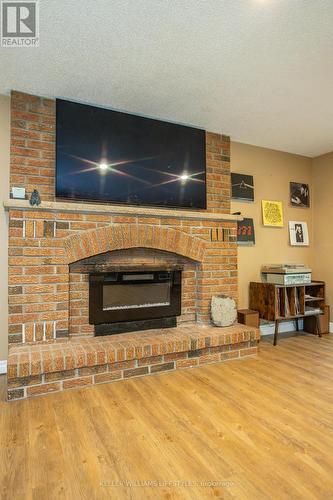 1802 Attawandaron Road, London, ON - Indoor Photo Showing Living Room With Fireplace