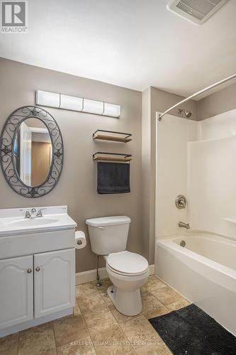 1802 Attawandaron Road, London, ON - Indoor Photo Showing Bathroom