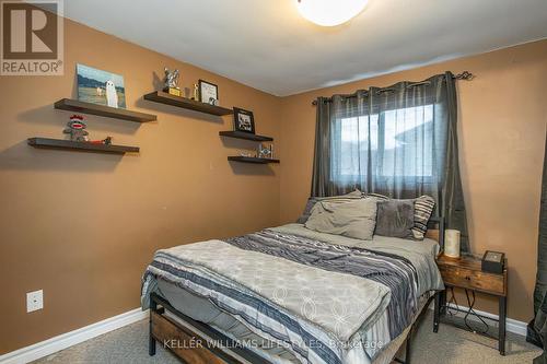 1802 Attawandaron Road, London, ON - Indoor Photo Showing Bedroom