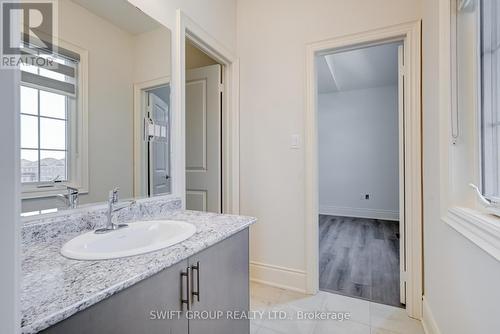 496 Skinner Road, Hamilton, ON - Indoor Photo Showing Bathroom