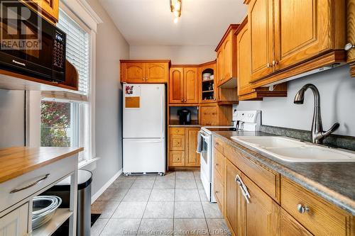 131 Talbot Street West, Blenheim, ON - Indoor Photo Showing Kitchen