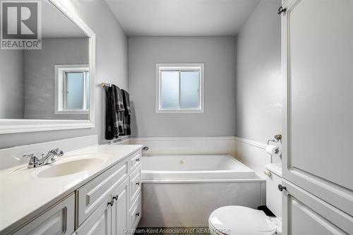 131 Talbot Street West, Blenheim, ON - Indoor Photo Showing Bathroom