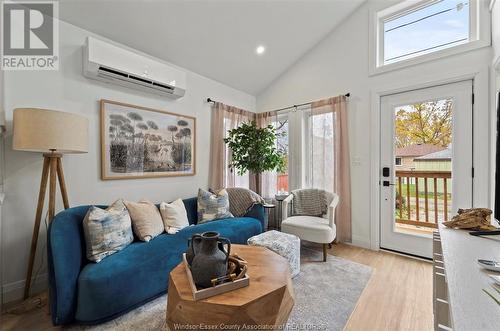 1287 Aubin Unit# Rear, Windsor, ON - Indoor Photo Showing Living Room