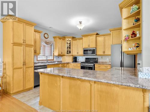 7126 Driver Lane, Amherstburg, ON - Indoor Photo Showing Kitchen