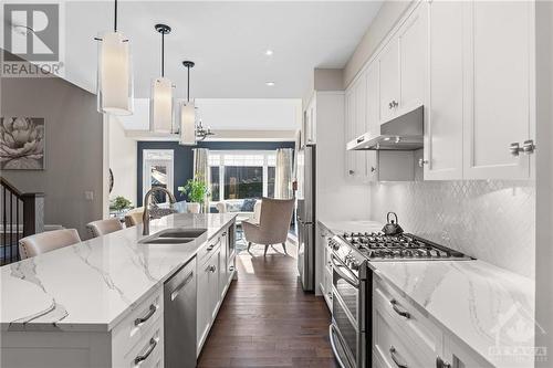 236 Kilspindie Ridge, Ottawa, ON - Indoor Photo Showing Kitchen With Double Sink With Upgraded Kitchen