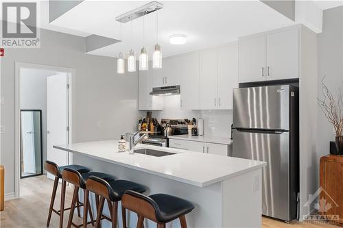 1350 Hemlock Street Unit#219, Ottawa, ON - Indoor Photo Showing Kitchen With Stainless Steel Kitchen With Upgraded Kitchen